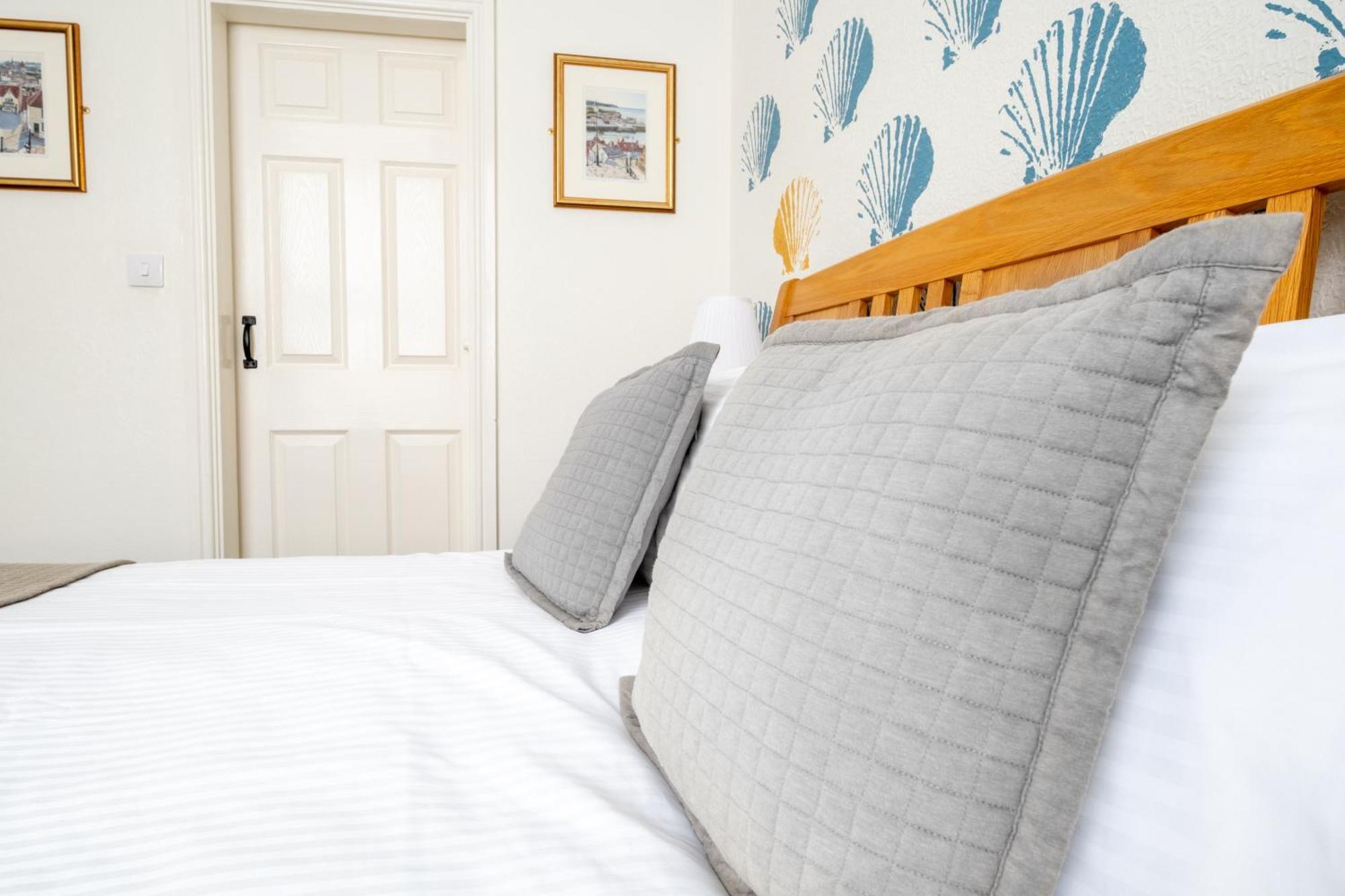 Number 7 Guest House Whitby Extérieur photo